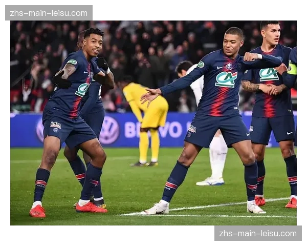 法甲：巴黎圣日耳曼4-0大胜里昂，姆巴佩上演帽子戏法
